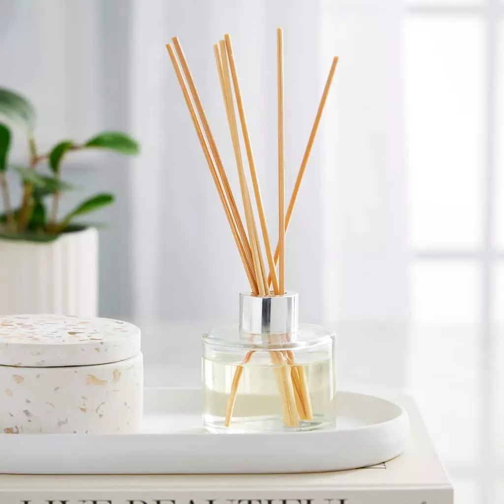 Wholesale ⭐ Vanilla & Tonka Bean Reed Diffuser by Ashland® ✔️ 4 Wholesale ⭐ Vanilla & Tonka Bean Reed Diffuser by Ashland® ✔️ - Image 2